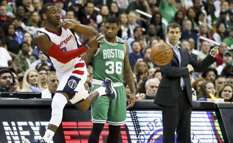 "Warriors" vēlreiz apspēlē Jūtu, "Wizards" pirmā uzvara pret Bostonu