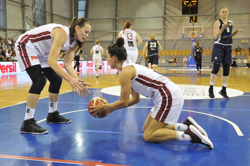 Teksta tiešraide: Bohēmijas rapsodija un basketbols kūrortā
