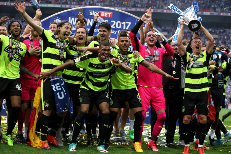 Rakela "Reading" pendelēs zaudē "Huddersfield", netiekot uz Anglijas Premjerlīgu