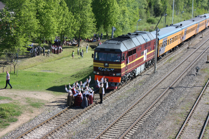 LATVIJAS EKSPRESIS SIMTGADEI atgriezies mājās!