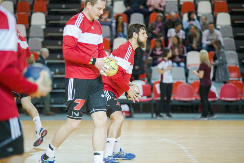 Latvijas handbolisti spēlei pret Ungāriju turpina gatavoties Valmierā