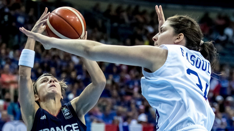 Francijas basketbolistes pēdējā ceturtdaļā sakauj Grieķiju un atkal tiek finālā