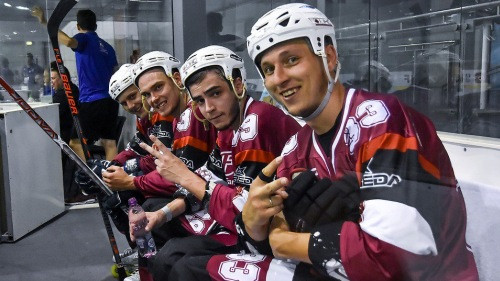 Begovam hat-trick, Latvijas skrituļhokeja izlase garantē pirmo vietu grupā