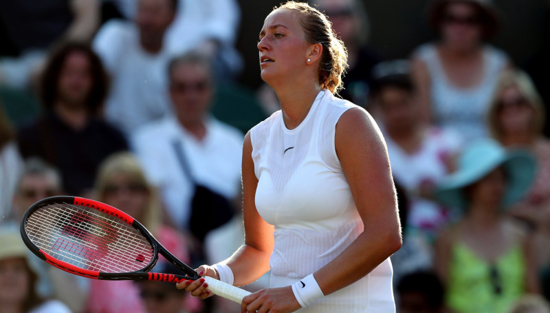 Vimbldonas galvenā favorīte Kvitova 2. kārtā zaudē Brengles aizsardzībai
