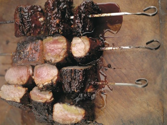 Melnais cūkgaļas barbekjū amerikāņu gaumē