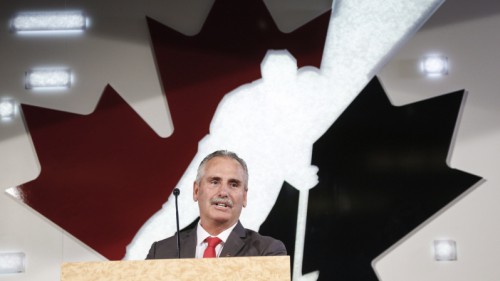 Kanādas izlasi olimpiskajās spēlēs vadīs no "Canucks" atlaistais Dežardēns