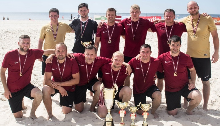 Latvijas kausu pludmales futbolā atkal iegūst "Kreiss"
