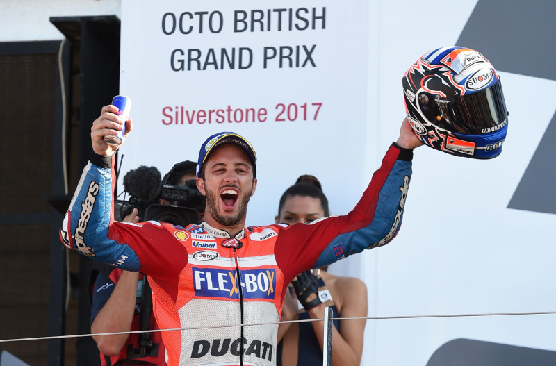 Doviciozo uzvar un pēc Markesa neveiksmes kļūst par MotoGP līderi