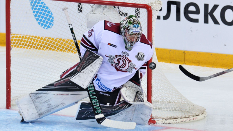 Pagājušo sezonu "Dinamo" sākušais Pīterss uz pārbaudes laiku AHL čempionē