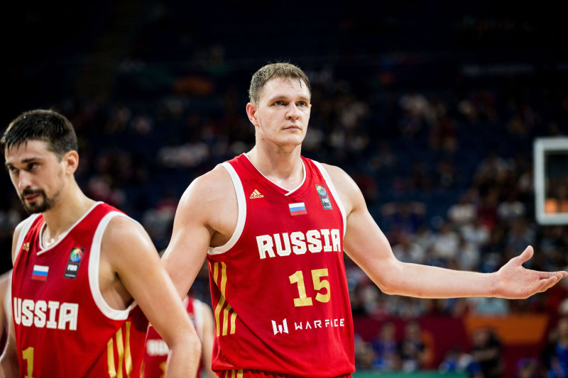 Vai Latvijas grupas komandas Krievija un Serbija iekļūs pusfinālā?