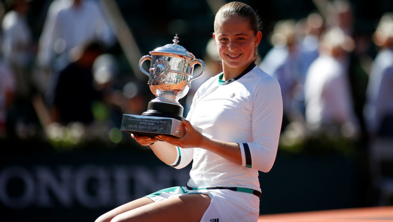 Ostapenko kvalificējas "WTA Finals"