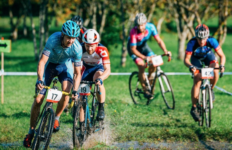 Salaspils uzņems unikālas velokrosa sacīkstes Daugavas krastā