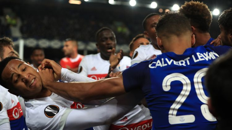 "Milan" neiesit grieķiem, "Everton" zaudē Lionai un saglabā pēdējo vietu grupā