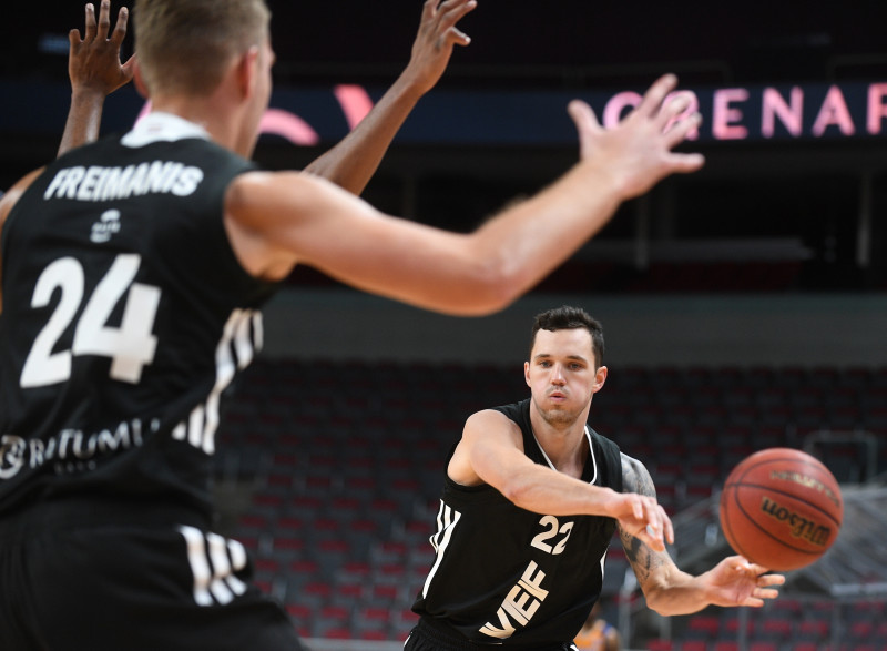 VEF ciemos pie lielas pārmaiņas piedzīvojušās "Zenit" komandas