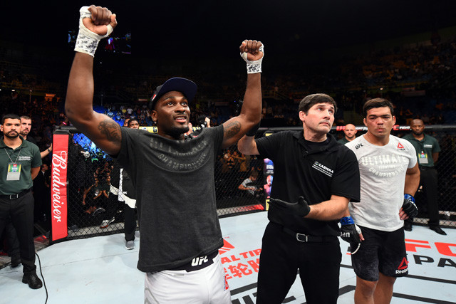 Dereks Brunsons nokautē bijušo UFC čempionu Lioto Mačidu