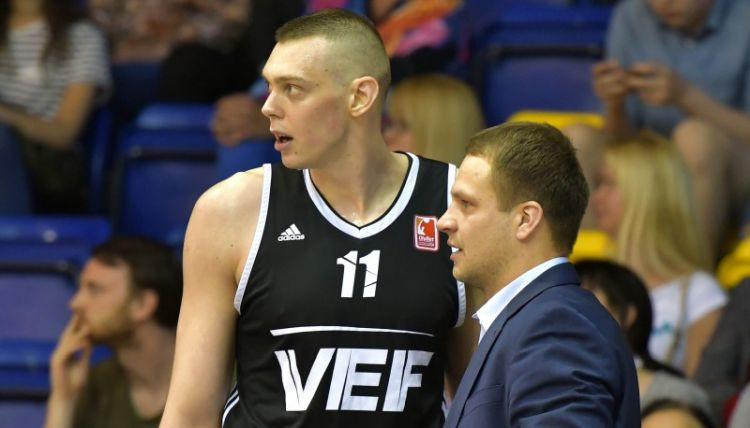 Peresam 16 piespēles, Gromovs paspēj visur, VEF grauj