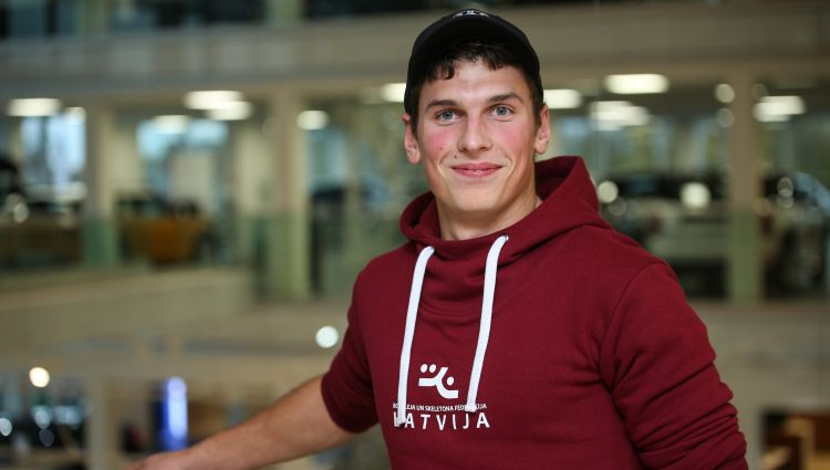 Skeletonists Netlaus ātrākais Eiropas kausa posmā, bobsleja divniekam 15. vieta