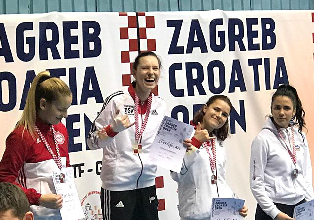 Māsas Tarvidas pirmoreiz uz viena pjedestāla pasaules reitinga turnīrā (+foto)
