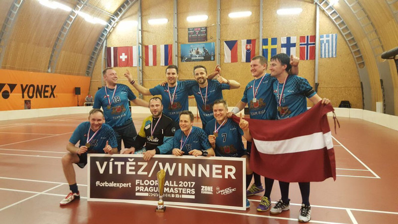 "Rīga" kļūst par neoficiālo pasaules čempioni florbolā veterāniem
