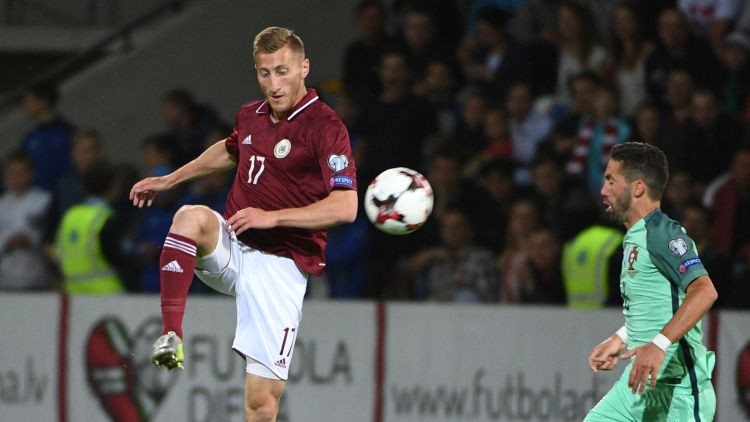 Latvijas izlases futbolists Vardanjans smagā stāvoklī atrodas slimnīcā