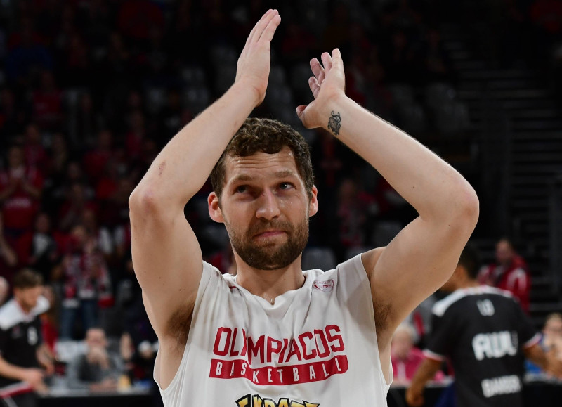 Strēlniekam Eirolīgas līderu duelis: CSKA pret "Olympiacos"; Bertāns uzņems Timmu