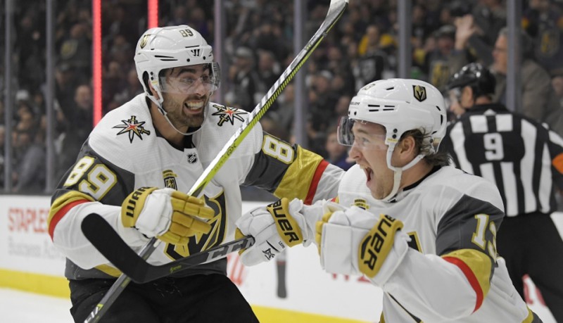 Lasvegasa raksta vēsturi ar sesto secīgo uzvaru; Vanekam 2+3 pret ''Blackhawks''
