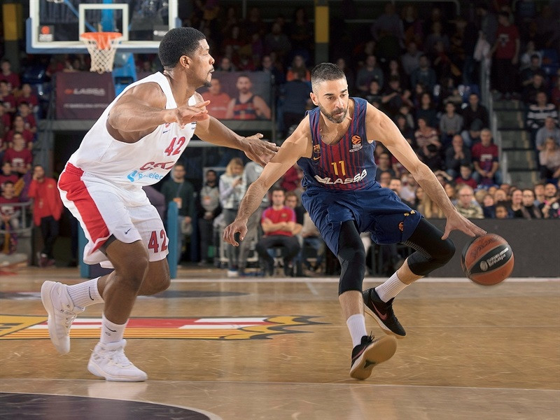 "Barcelona Lassa" pārsteidz līderi CSKA, Valensija atspēlē 17 punktu deficītu