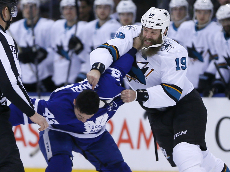 Kadri izrauj Torntonam bārdas gabalu, "Blues" aptur "Golden Knights"