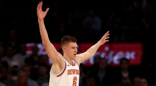 NBA: tiesneši kļūdījās, otrajā pagarinājumā nefiksējot pārkāpumu pret Porziņģi