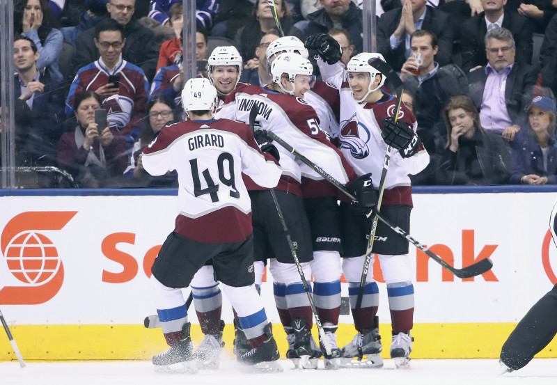 "Avalanche" desmitais panākums pēc kārtas, "Lightning" pārtrauc trīs zaudējumu sēriju