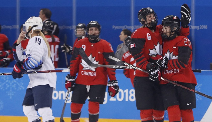 Kanādas hokejistes fināla ģenerālmēģinājumā pārspēj ASV