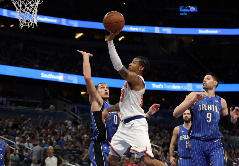 "Knicks" pārtrauc zaudējumu sēriju, Vestbruks pēdējā sekundē izrauj "Thunder" uzvaru