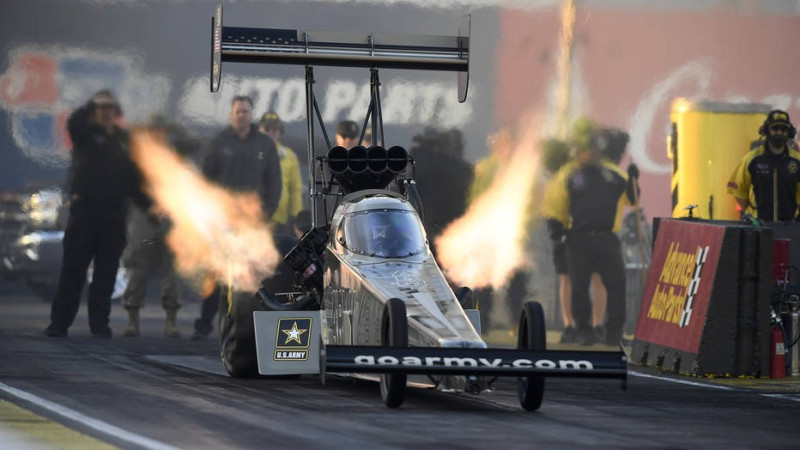 Šūmahers sasniedz lielāko ātrumu "Top Fuel" vēsturē - 541 km/h