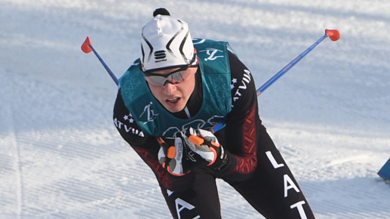 Distanču slēpotājam Bikšem uzvara sacensībās Polijā