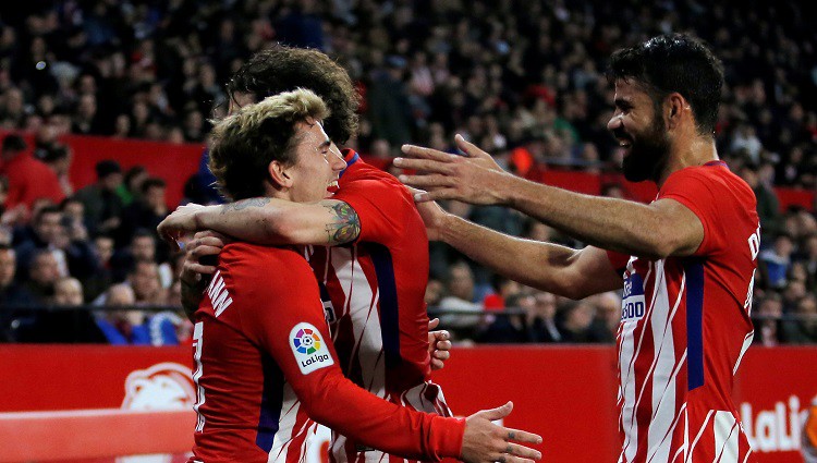 "Sevilla" rupjas kļūdas, Grīzmanam hattrick - "Atletico" izcils rezultāts