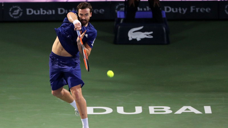 Spēlei atsākoties pēc vakardienas lietus, Gulbis izstājas "Challenger" pirmajā kārtā