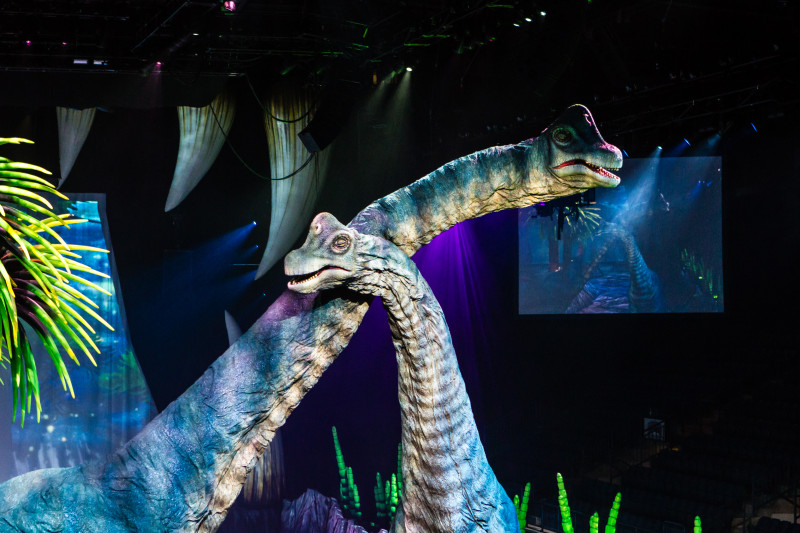 Pastaiga ar dinozauriem – pasaulē lielākais dinozauru šovs rudenī atgriežas Rīgā
