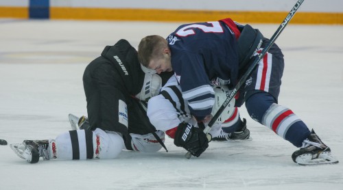 Nazarova rokraksts: "Neftekhimik" četras diskvalifikācijas, "Traktor" divi savainojumi