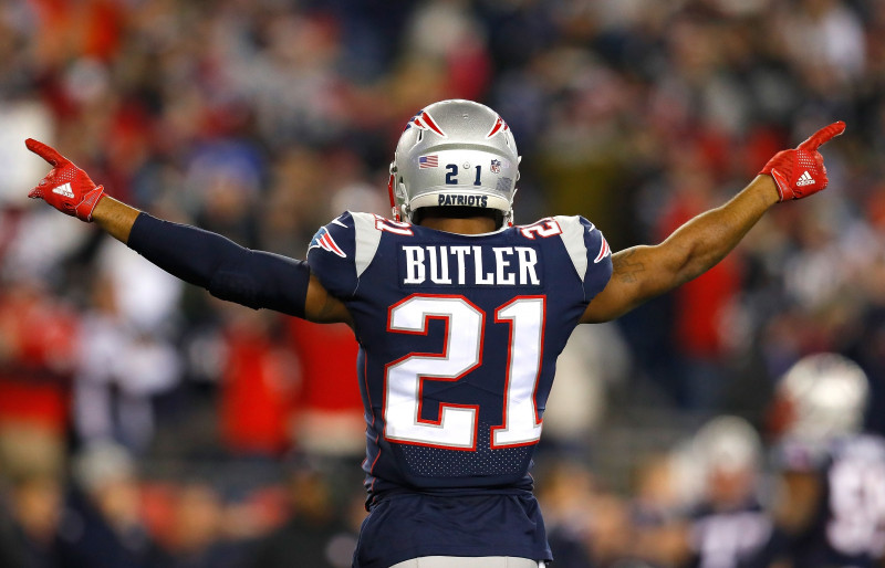 NFL pirmajā brīvo aģentu tirgus dienā iztērēts teju miljards dolāru