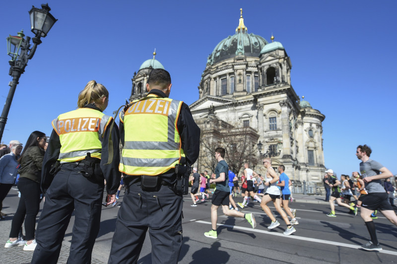 Vācijas policija novērsusi uzbrukumu Berlīnes pusmaratonam