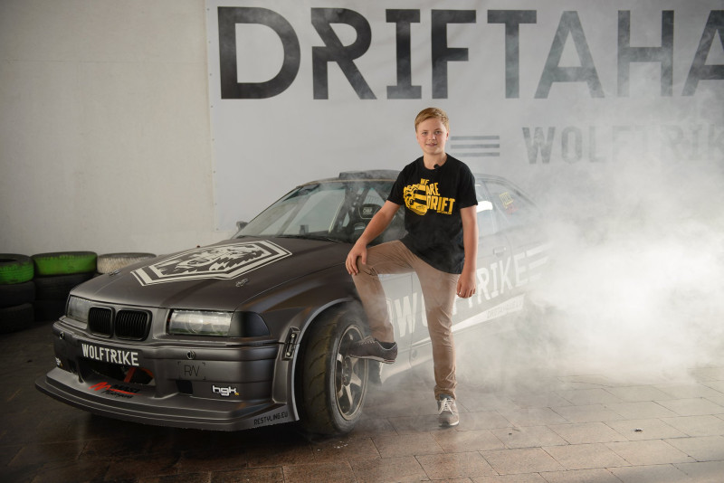 Pasaules jaunākais drifteris Nikolass Bertāns parakstījis savu pirmo sponsora līgumu