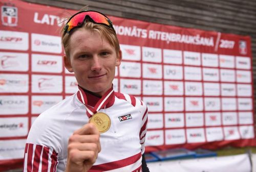 Latvijas čempions Neilands sāk debiju "Giro d'Italia" grandtūrē