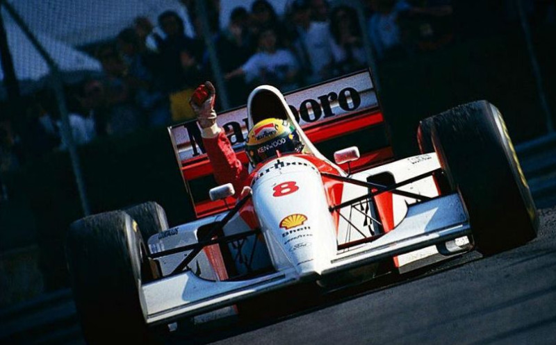 Eklstouns par 4.2 miljoniem eiro nopērk Sennas "McLaren" formulu