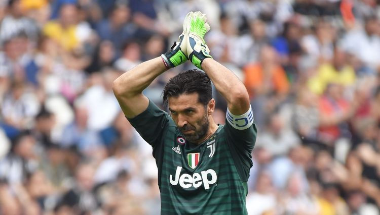 Leģendārais Bufons ar uzvaru emocionāli atvadās no "Juventus"