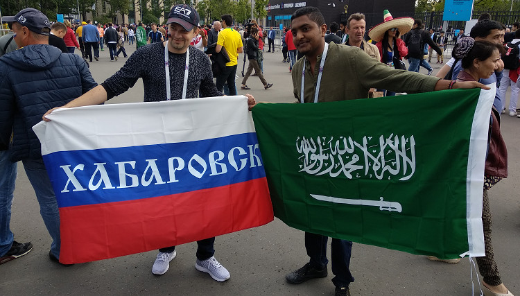 1. diena: ceļojuma sākums, nemanāmie krievu līdzjutēji, vājie arābi