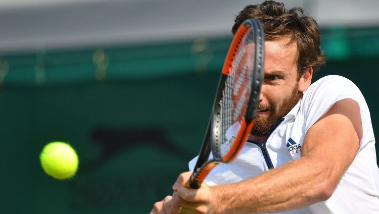 Gulbis lauž spēles gaitu un piecu setu cīņā sasniedz Vimbldonas trešo kārtu