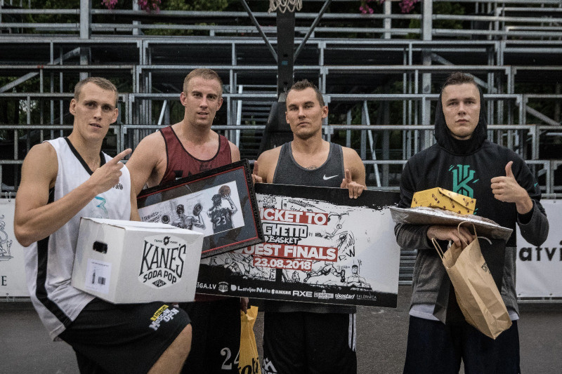 Miezis un “ģitāristi” paliek nepārspēti lietainajā “Ghetto Basket”