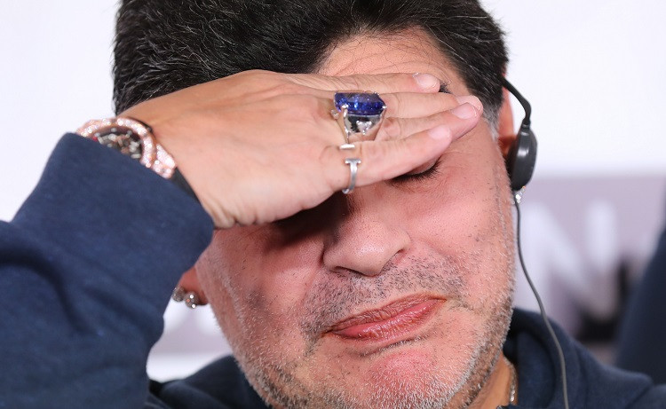Maradona Latvijas kaimiņzemē - cēli mērķi vai 20 miljonu vilinājums?
