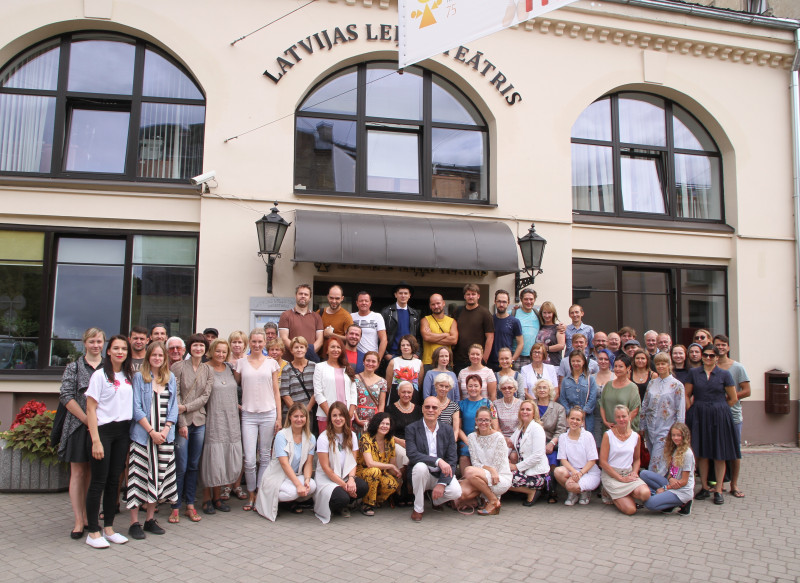 Latvijas Leļļu teātris 75. sezonu iesāk karaliski!