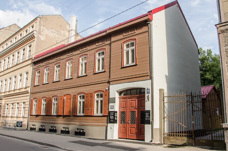 Notiks Zeibota jaunākās lugas "Tuvojoties apvārsnim" lasījums